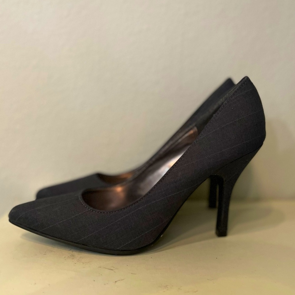 *NEW* Rampage “Nicki” Blue/Pinstripe Pumps